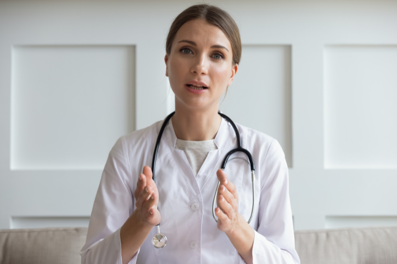 The impact of eye contact in medical consultations