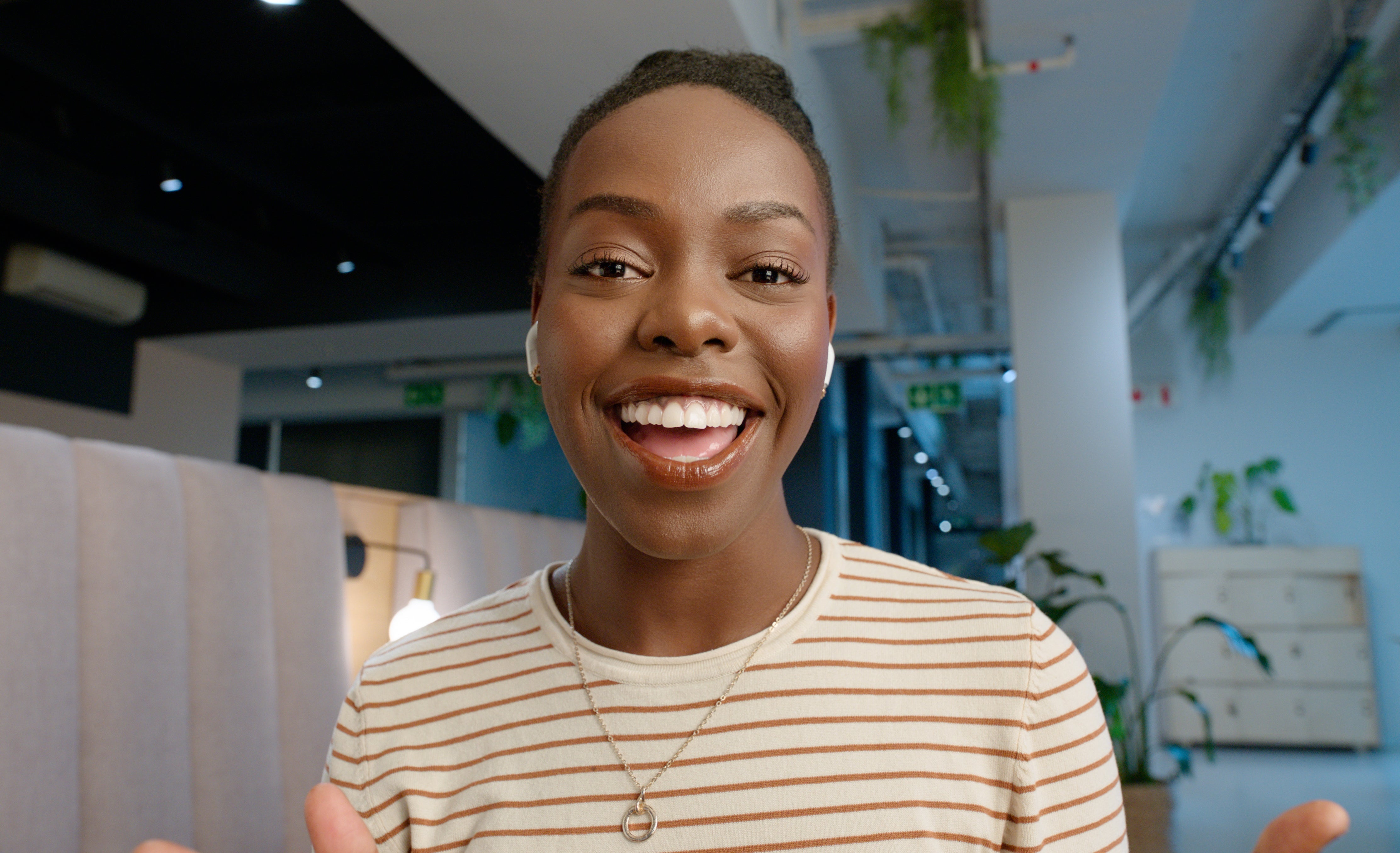 The power of eye contact in video calls - iContact Camera