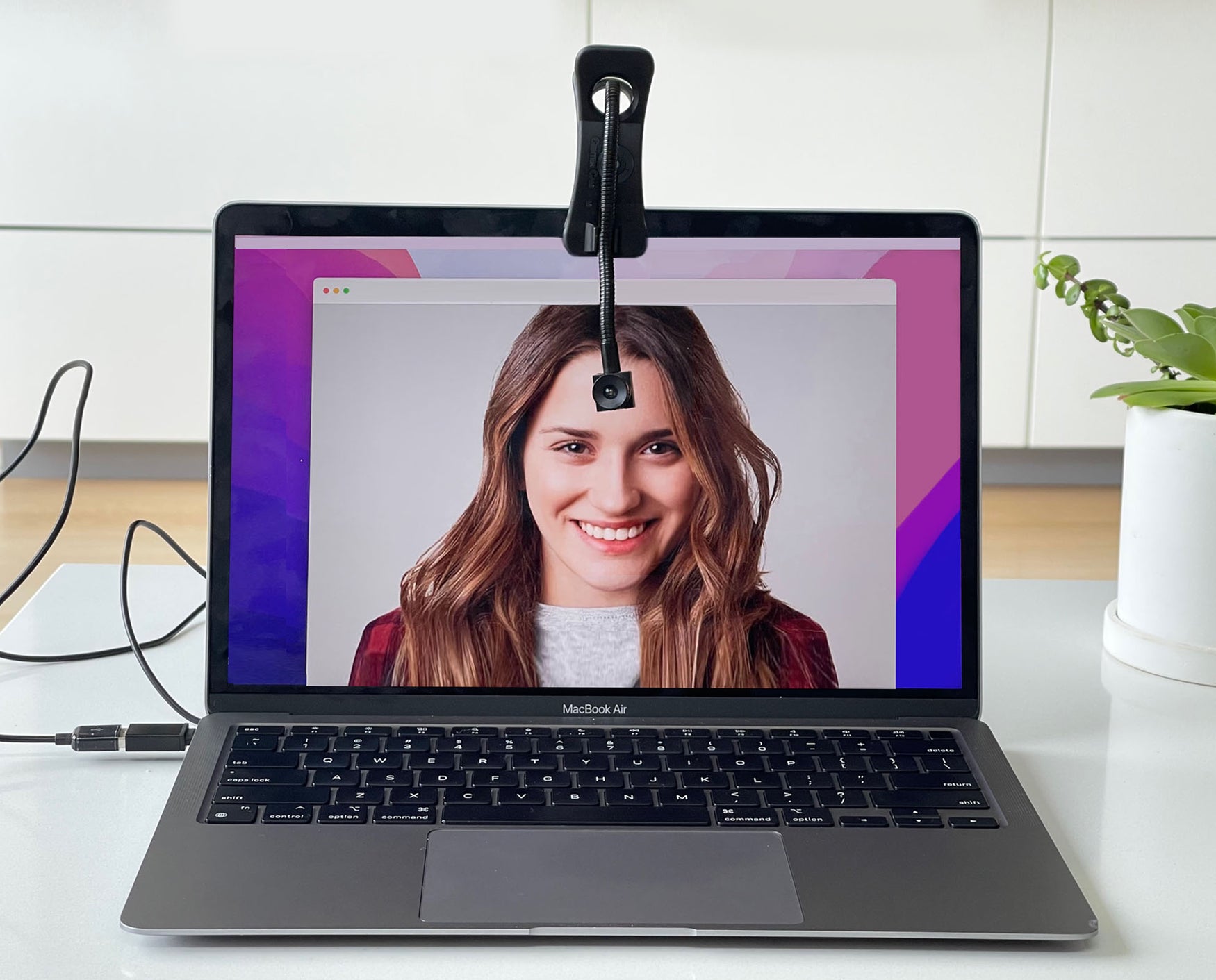 Pro Camera + Light Panel iContact Camera